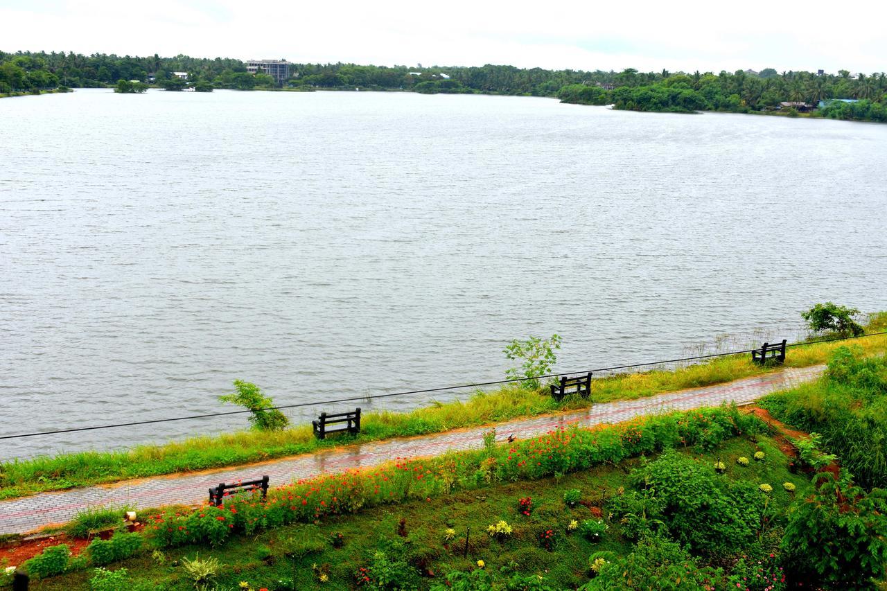 Lake City Resort Анурадхапура Экстерьер фото